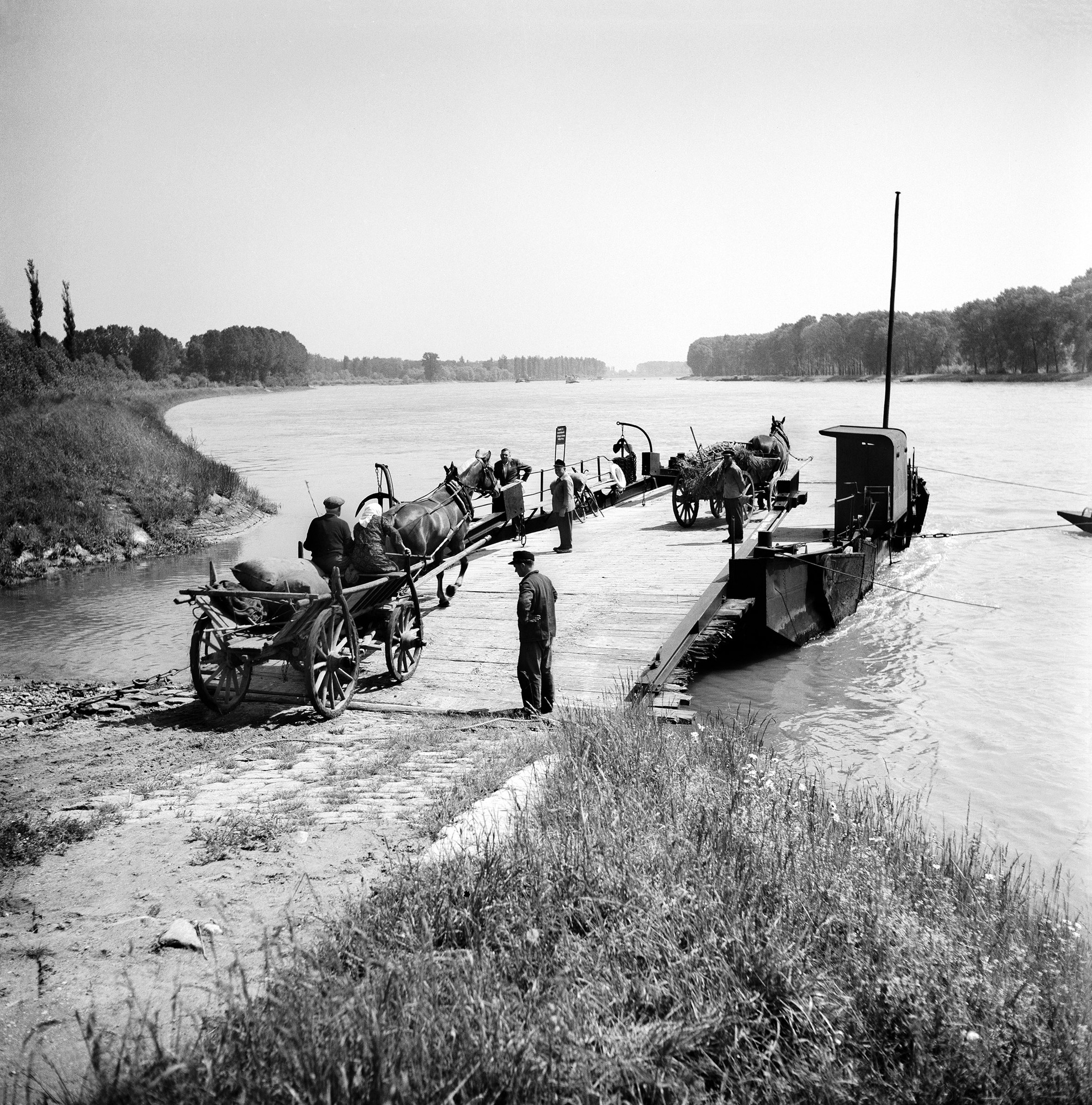 Oberhausen-Rheinhausen, Die Rheinfähre zwischen Rheinhausen und Speyer